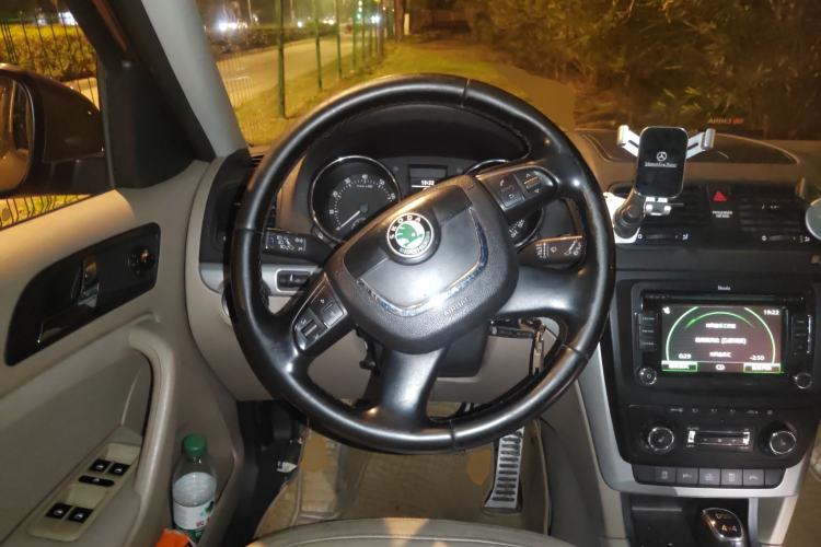 Used Skoda Yeti 2013 1.8T DSG Prestige Edition Steering Wheel