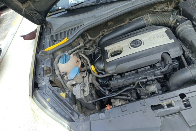 Used Skoda Yeti 2013 1.8T DSG Prestige Edition Engine Bay Right