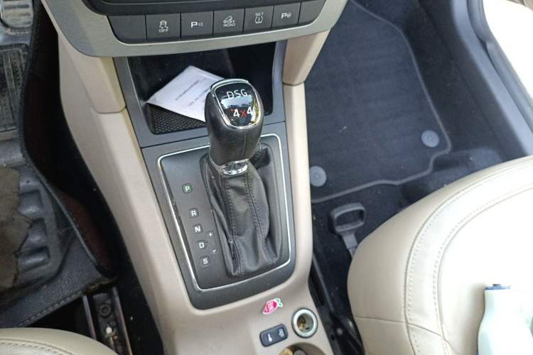 Used Skoda Yeti 2013 1.8T DSG Prestige Edition Gear Lever