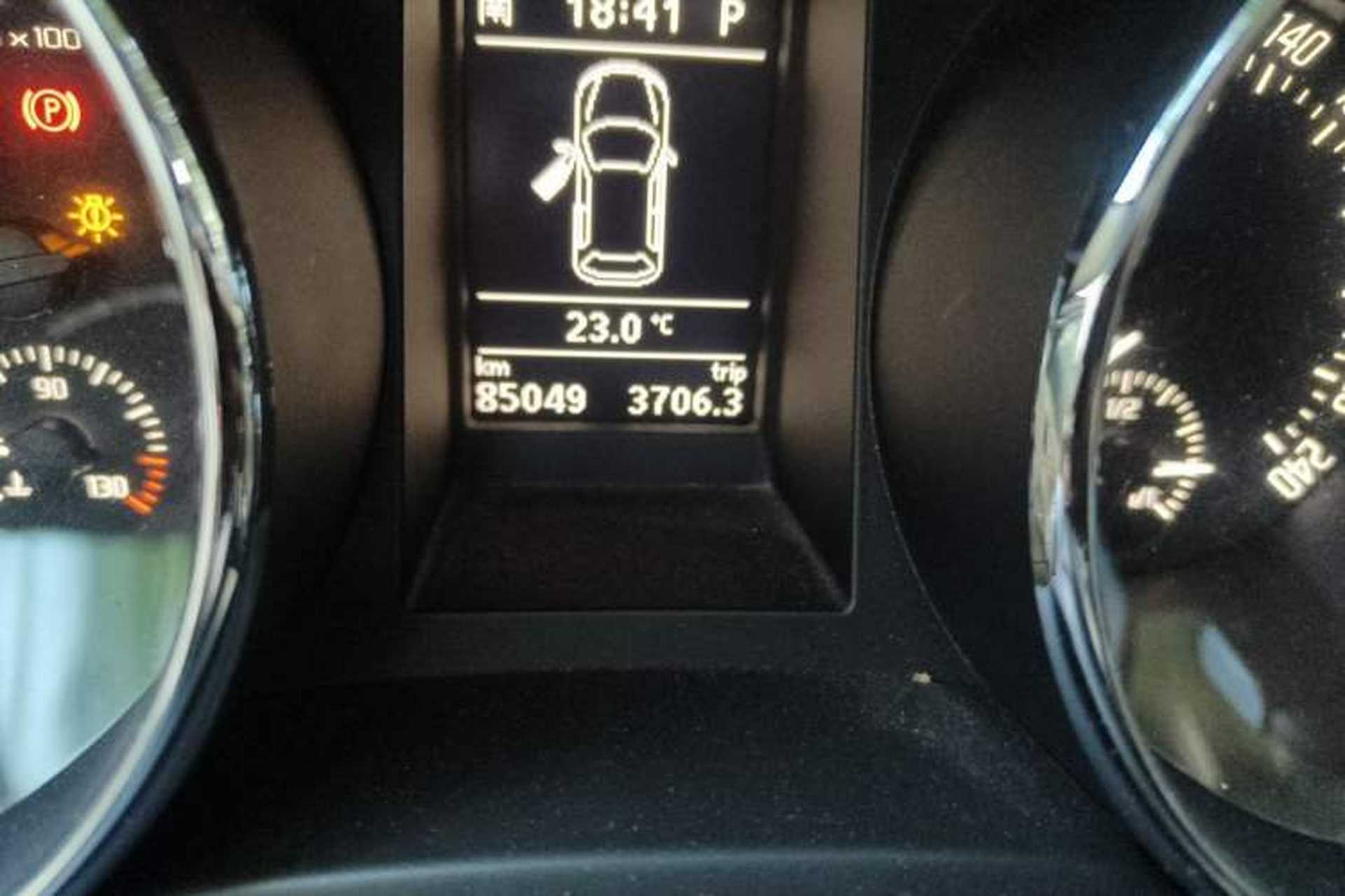 Used Skoda Yeti 2013 1.8T DSG Prestige Edition Odometer Close Up