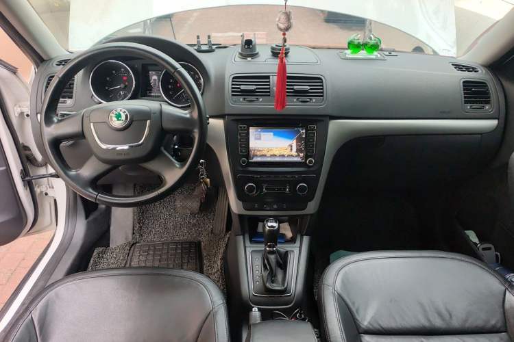 Used Skoda Yeti 2013 1.8T DSG Luxury Edition Center Console