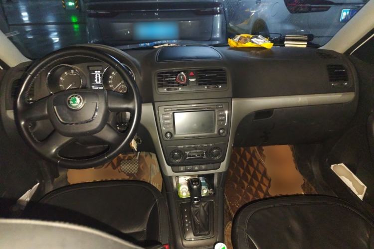 Used Skoda Yeti 2013 1.8T DSG Luxury Edition Center Console