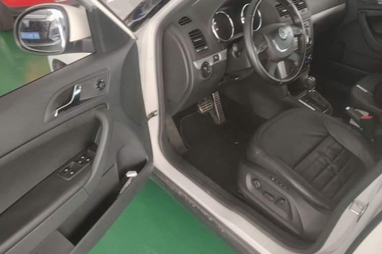 Used Skoda Yeti 2013 1.8T DSG Prestige Edition Driver Seat