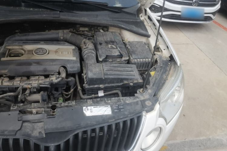 Used Skoda Yeti 2013 1.8T DSG Luxury Edition Engine Bay Left