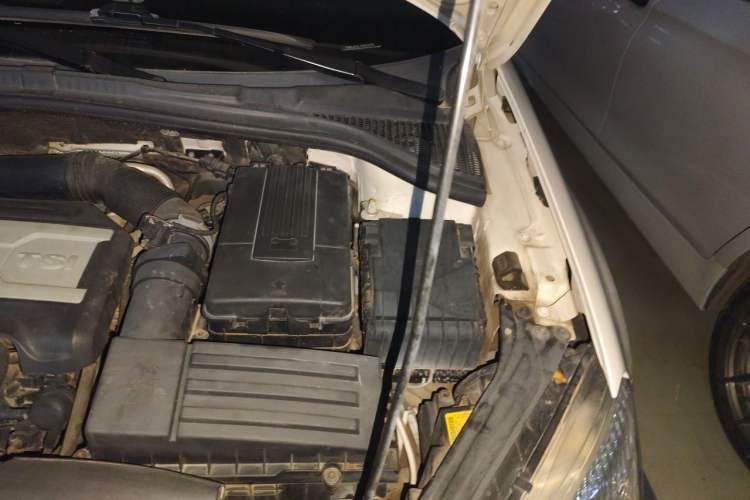 Used Skoda Yeti 2013 1.8T DSG Luxury Edition Engine Bay Left