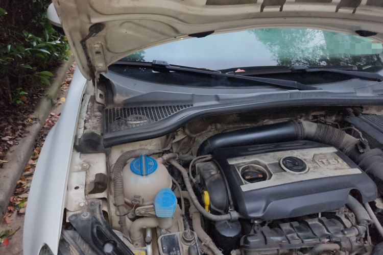 Used Skoda Yeti 2013 1.8T DSG Luxury Edition Engine Bay Right