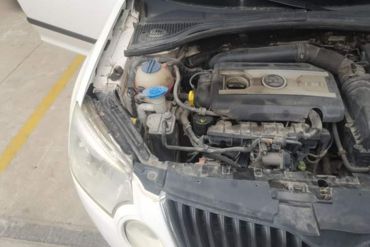 Used Skoda Yeti 2013 1.8T DSG Luxury Edition Engine Bay Right