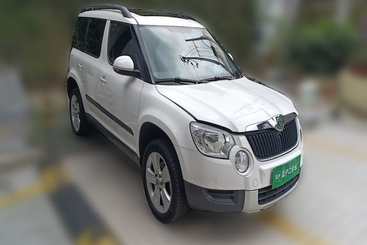 Used Skoda Yeti 2013 1.8T DSG Luxury Edition Front Right 45 Deg