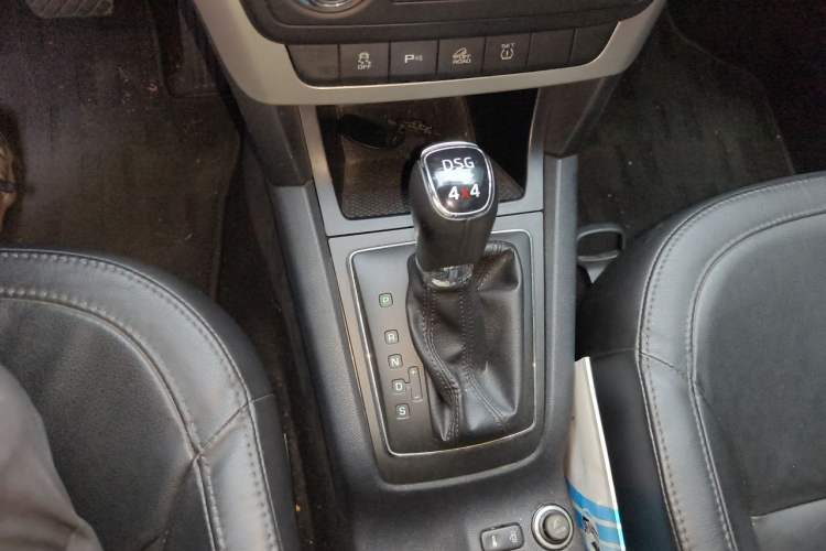 Used Skoda Yeti 2013 1.8T DSG Luxury Edition Gear Lever