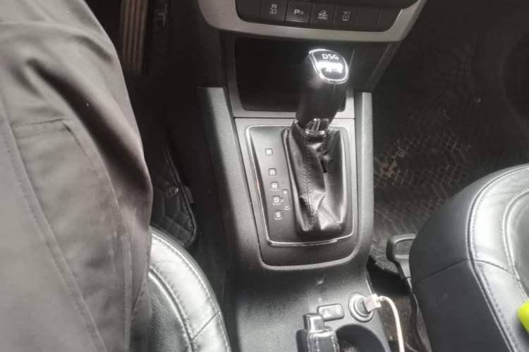Used Skoda Yeti 2013 1.8T DSG Luxury Edition Gear Lever