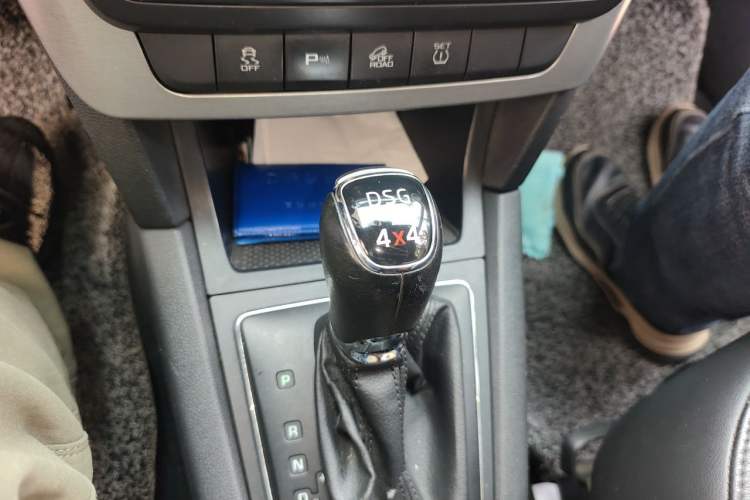 Used Skoda Yeti 2013 1.8T DSG Luxury Edition Gear Lever