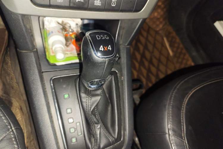 Used Skoda Yeti 2013 1.8T DSG Luxury Edition Gear Lever
