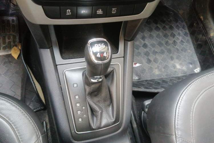 Used Skoda Yeti 2013 1.8T DSG Luxury Edition Gear Lever