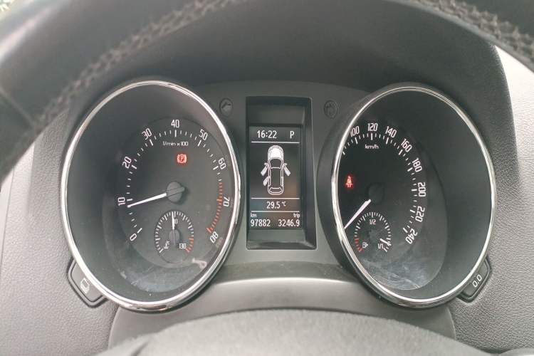 Used Skoda Yeti 2013 1.8T DSG Luxury Edition Instrument Cluster