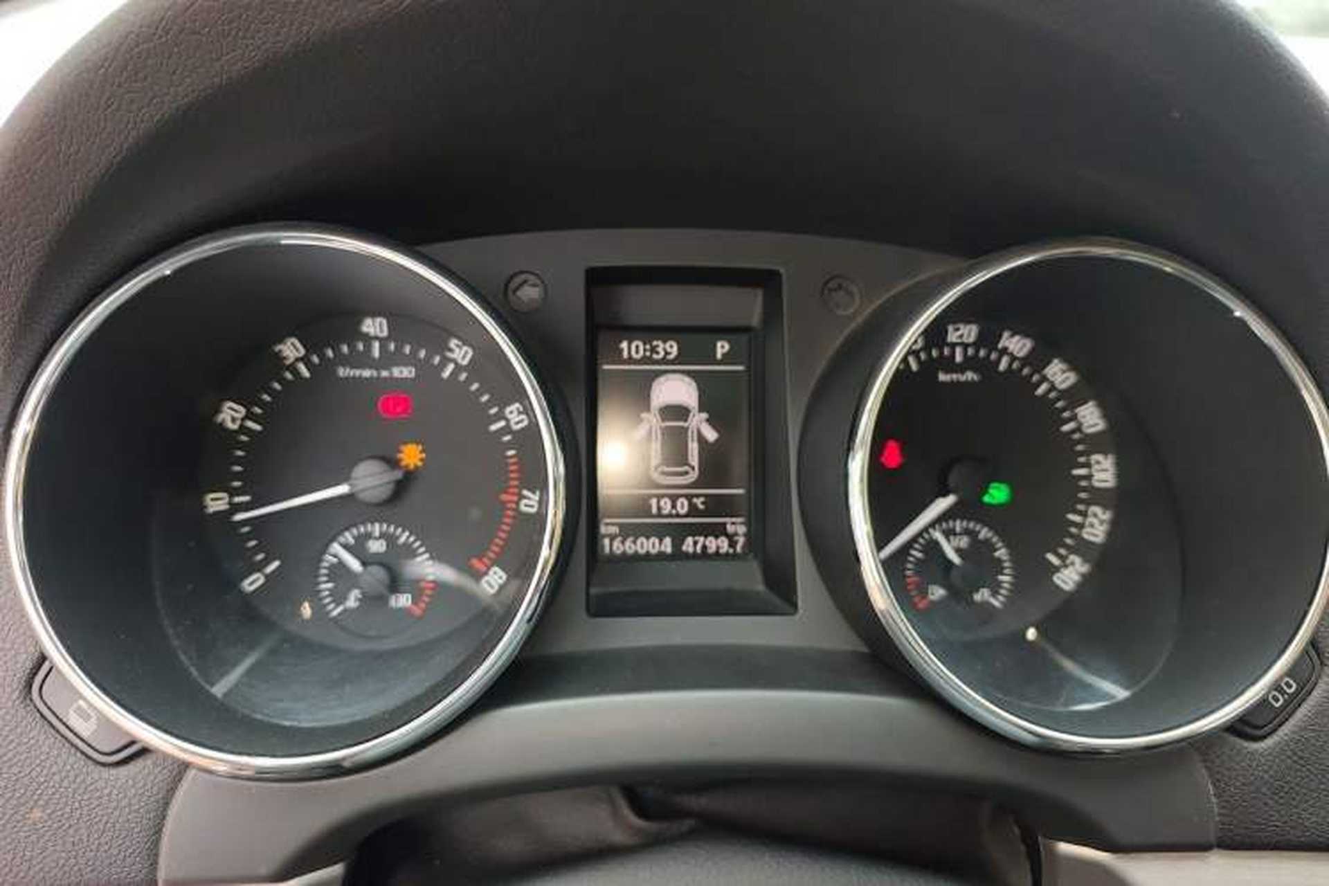 Used Skoda Yeti 2013 1.8T DSG Luxury Edition Instrument Cluster