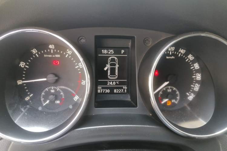 Used Skoda Yeti 2013 1.8T DSG Luxury Edition Instrument Cluster