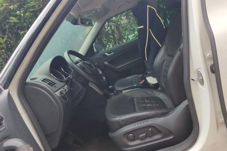 Used Skoda Yeti 2013 1.8T DSG Luxury Edition Left Front Seat