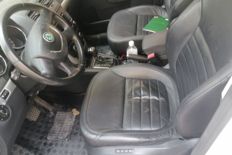 Used Skoda Yeti 2013 1.8T DSG Luxury Edition Left Front Seat