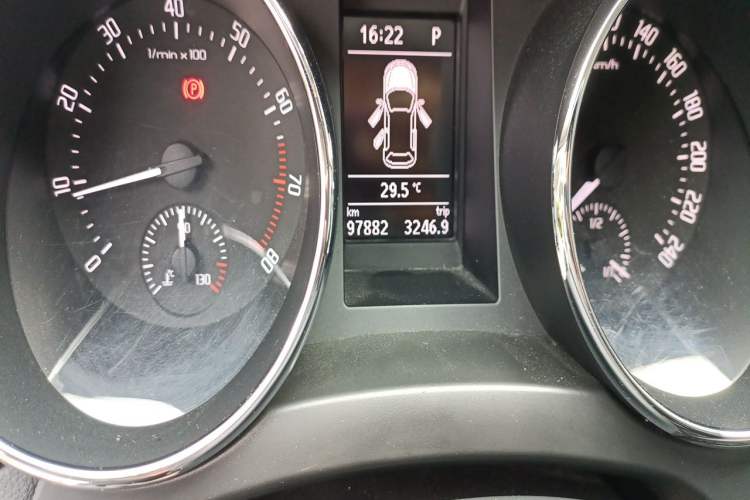 Used Skoda Yeti 2013 1.8T DSG Luxury Edition Odometer Close Up