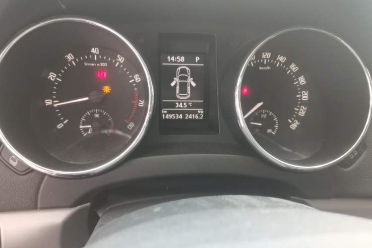 Used Skoda Yeti 2013 1.8T DSG Luxury Edition Odometer Close Up