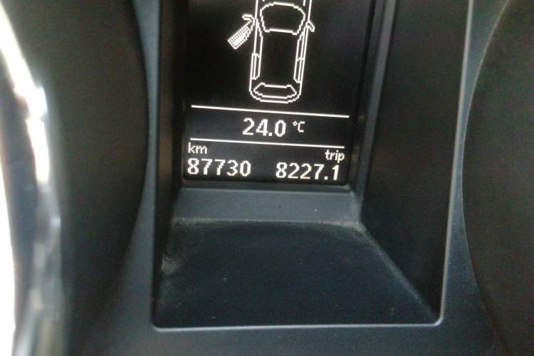 Used Skoda Yeti 2013 1.8T DSG Luxury Edition Odometer Close Up