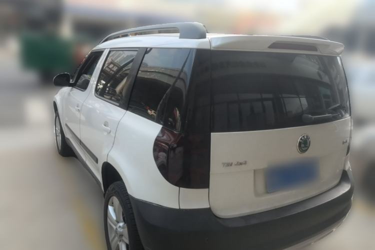 Used Skoda Yeti 2013 1.8T DSG Luxury Edition Rear Left 45 Deg