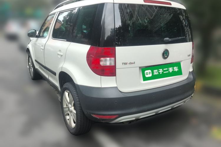 Used Skoda Yeti 2013 1.8T DSG Luxury Edition Rear Left 45 Deg