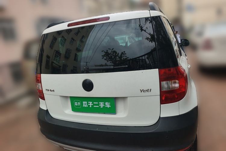 Used Skoda Yeti 2013 1.8T DSG Luxury Edition Rear Right 45 Deg