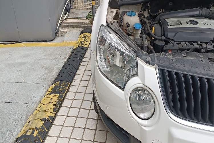 Used Skoda Yeti 2013 1.8T DSG Luxury Edition Right Front Headlight