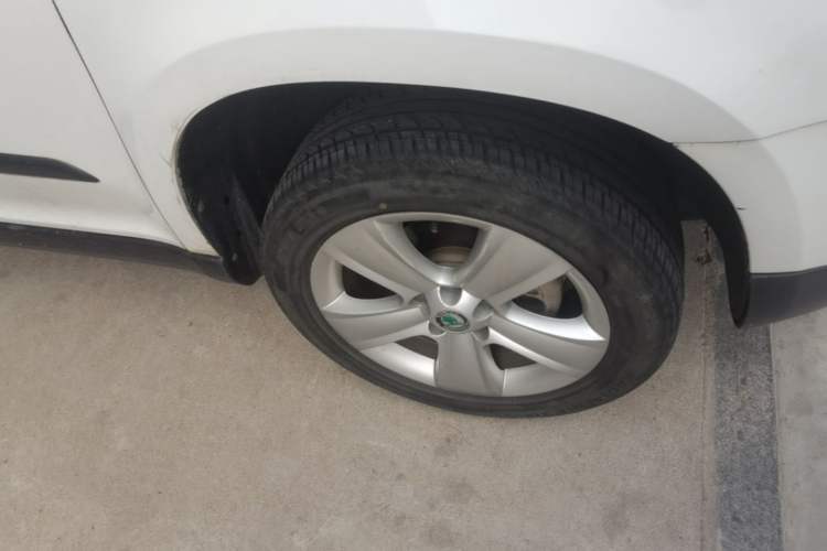 Used Skoda Yeti 2013 1.8T DSG Luxury Edition Right Front Wheel Hub