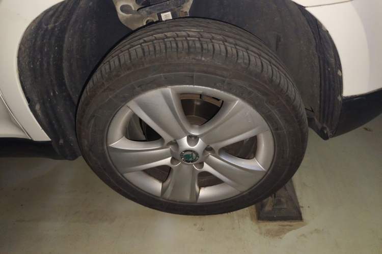 Used Skoda Yeti 2013 1.8T DSG Luxury Edition Right Front Wheel Hub