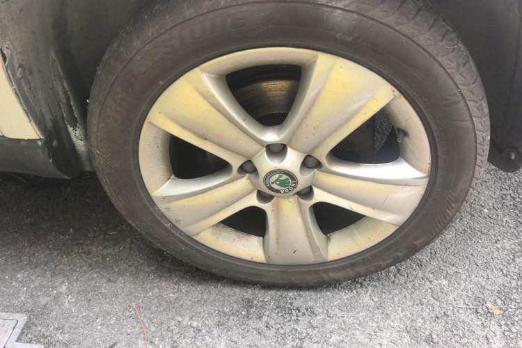 Used Skoda Yeti 2013 1.8T DSG Luxury Edition Right Front Wheel Hub