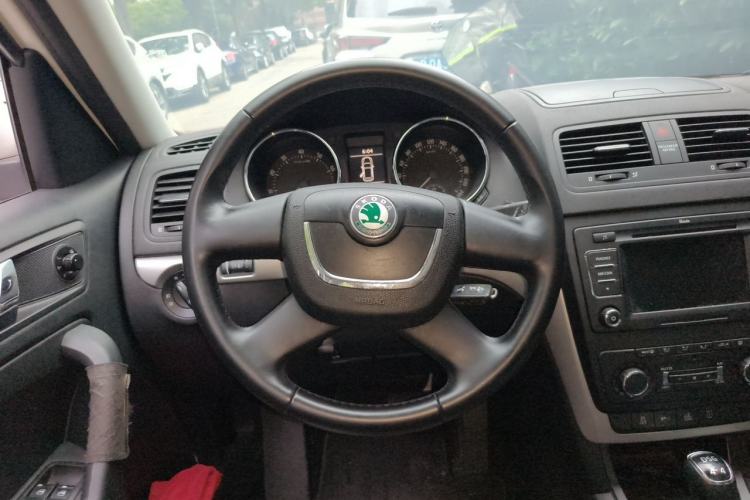 Used Skoda Yeti 2013 1.8T DSG Luxury Edition Steering Wheel