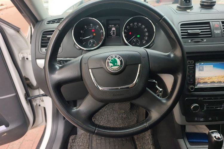 Used Skoda Yeti 2013 1.8T DSG Luxury Edition Steering Wheel