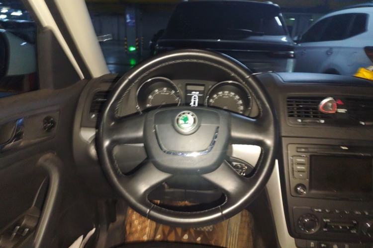 Used Skoda Yeti 2013 1.8T DSG Luxury Edition Steering Wheel