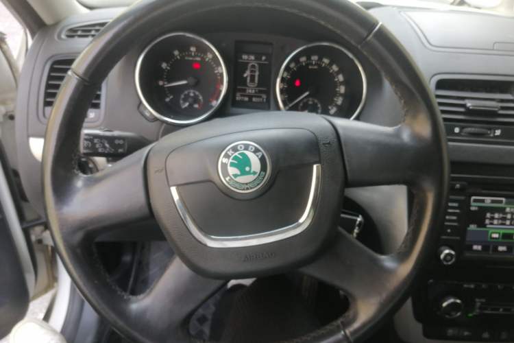 Used Skoda Yeti 2013 1.8T DSG Luxury Edition Steering Wheel