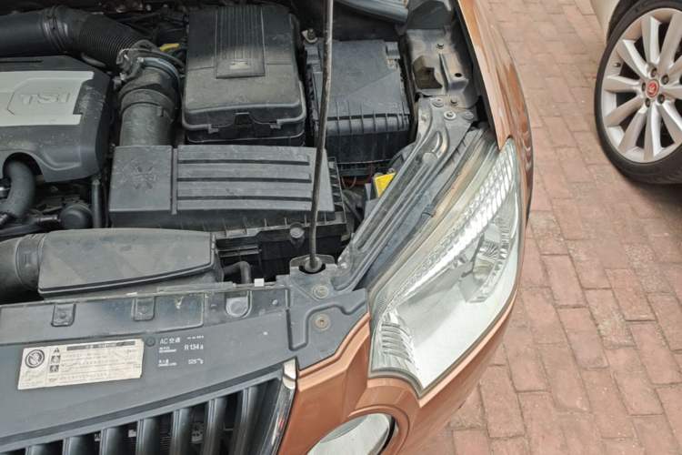 Used Skoda Yeti 2013 1.8T DSG Luxury Edition Engine Bay Left