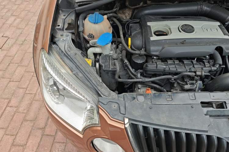 Used Skoda Yeti 2013 1.8T DSG Luxury Edition Engine Bay Right