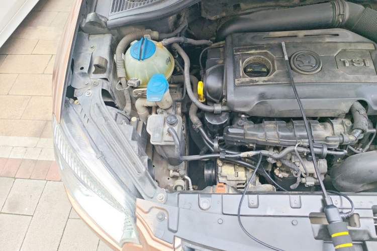 Used Skoda Yeti 2013 1.8T DSG Luxury Edition Engine Bay Right