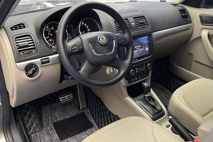 Used Skoda Yeti 2013 1.8T DSG Prestige Edition Interior 1