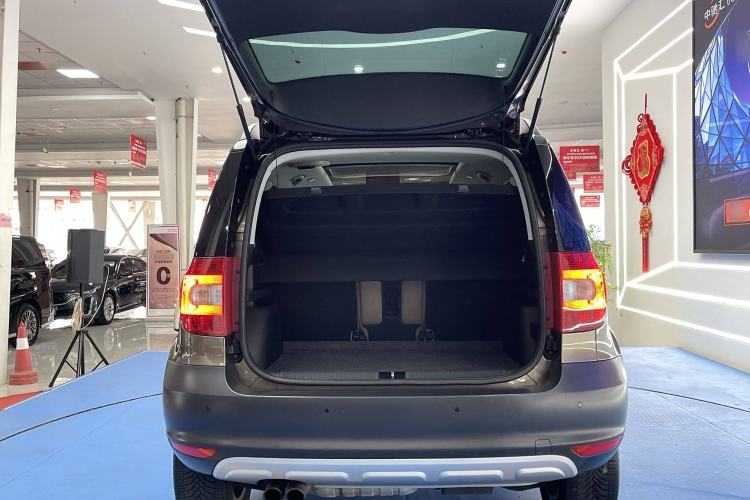 Used Skoda Yeti 2013 1.8T DSG Prestige Edition Interior 5