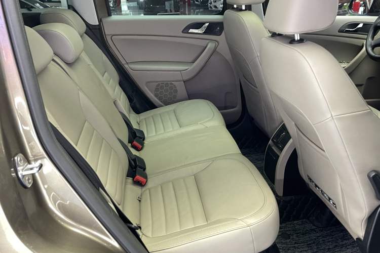 Used Skoda Yeti 2013 1.8T DSG Prestige Edition Interior 7