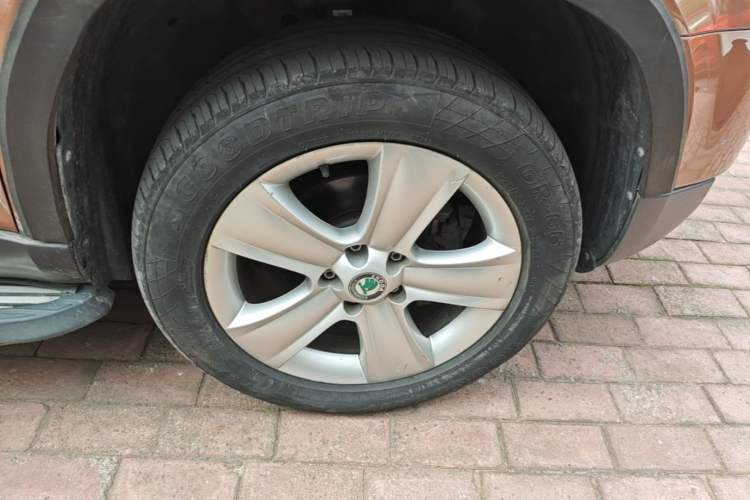 Used Skoda Yeti 2013 1.8T DSG Luxury Edition Right Front Wheel Hub