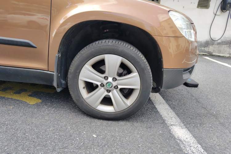 Used Skoda Yeti 2013 1.8T DSG Luxury Edition Right Front Wheel Hub