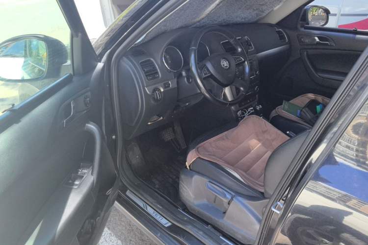 Used Skoda Yeti 2014 1.8TSI DSG Polar Edition Driver Seat