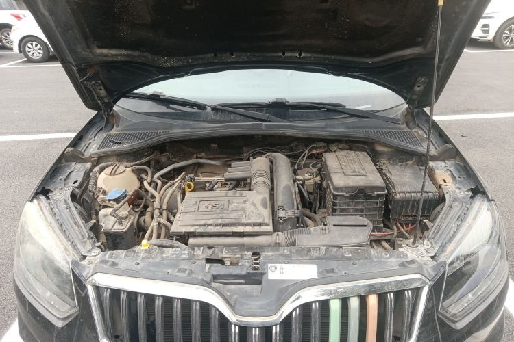 Used Skoda Yeti 2014 1.4 TSI DSG Polar Edition Engine Bay