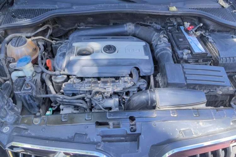 Used Skoda Yeti 2014 1.8TSI DSG Polar Edition Engine Bay