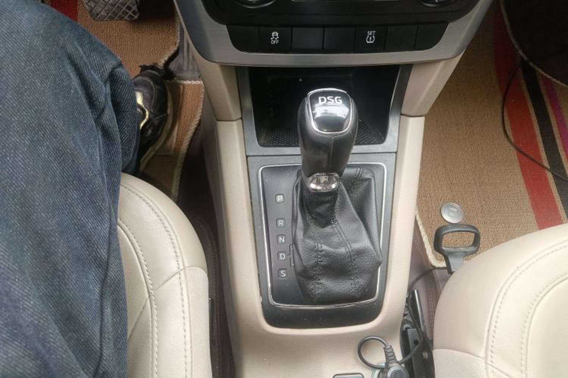 Used Skoda Yeti 2014 1.4 TSI DSG Polar Edition Gear Lever