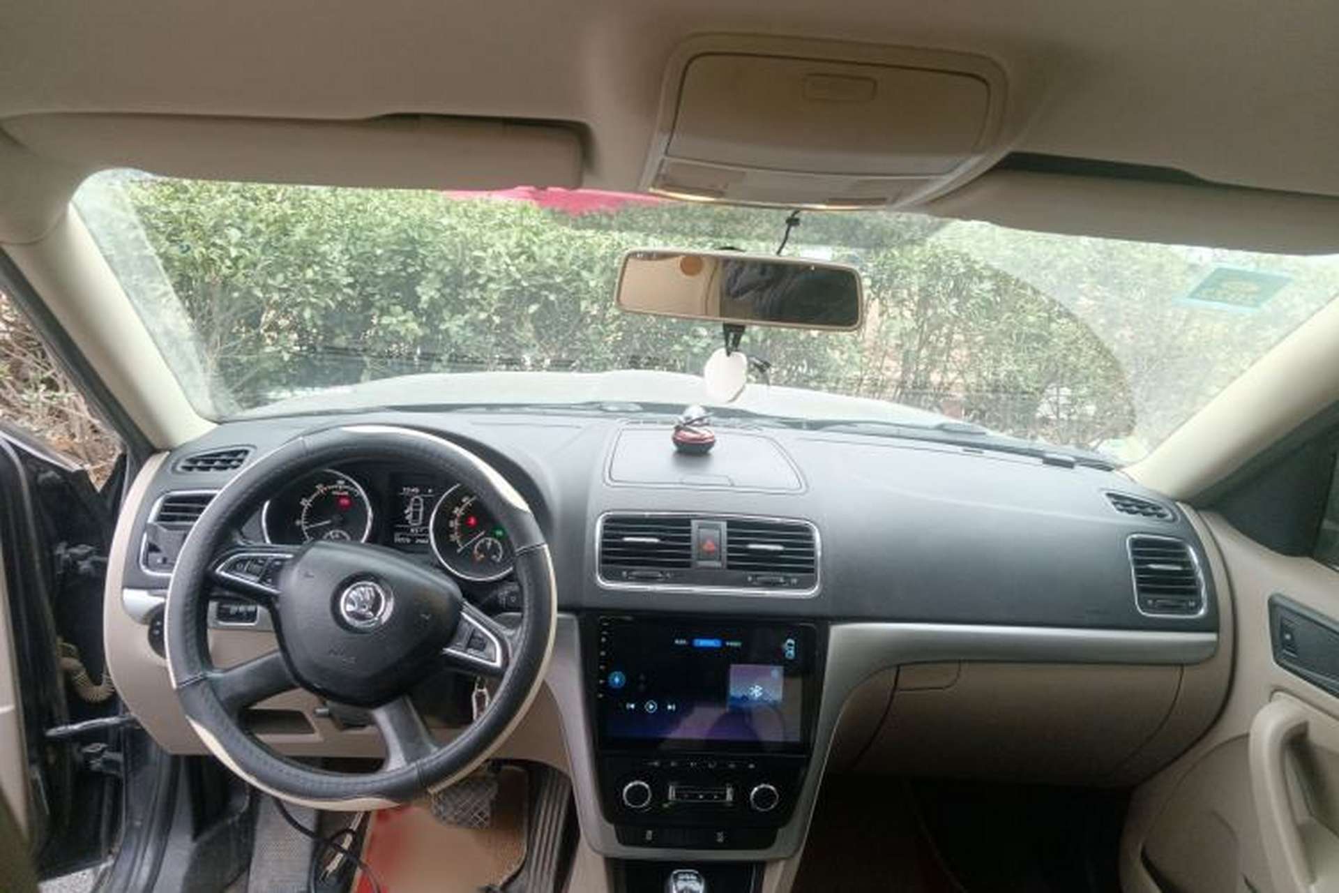 Used Skoda Yeti 2014 1.4 TSI DSG Polar Edition Interior 2