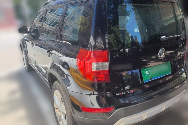 Used Skoda Yeti 2014 1.8TSI DSG Polar Edition Rear Left 45 Deg